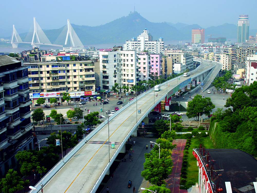 宜昌市夷陵長(cháng)江大橋E標下行通道